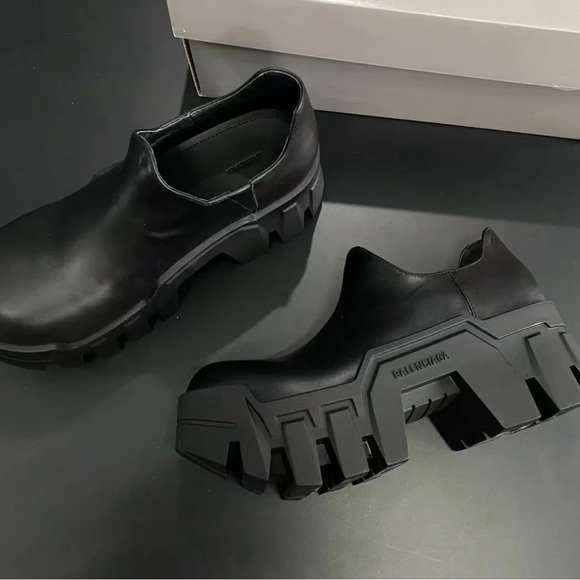 Balenciaga black Bulldozer mini boots - Picture 1 of 3